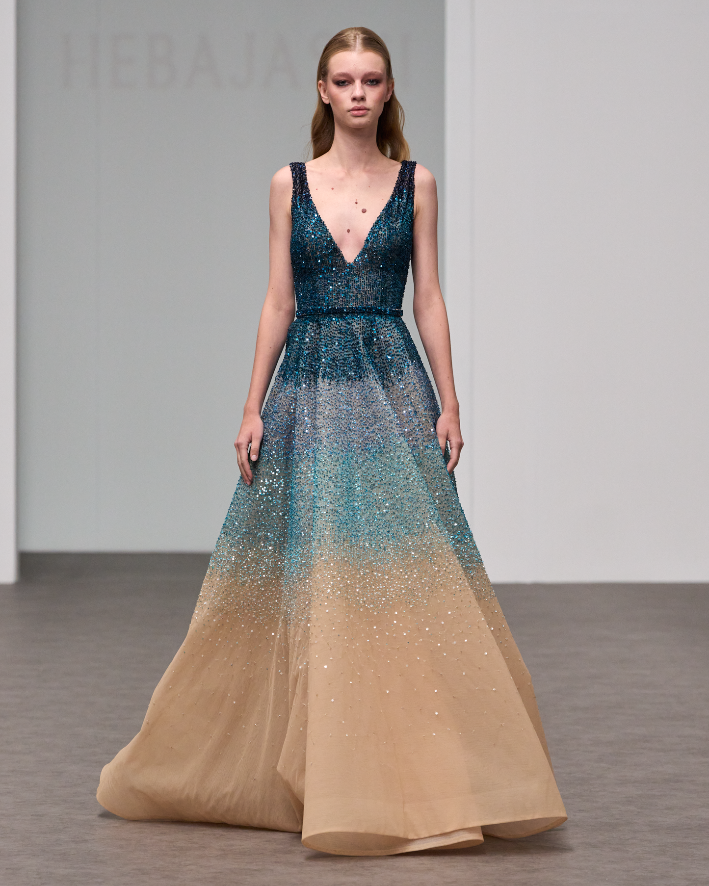 V-neckline maxi ombre dress with a volumized skirt - I-HJ 125