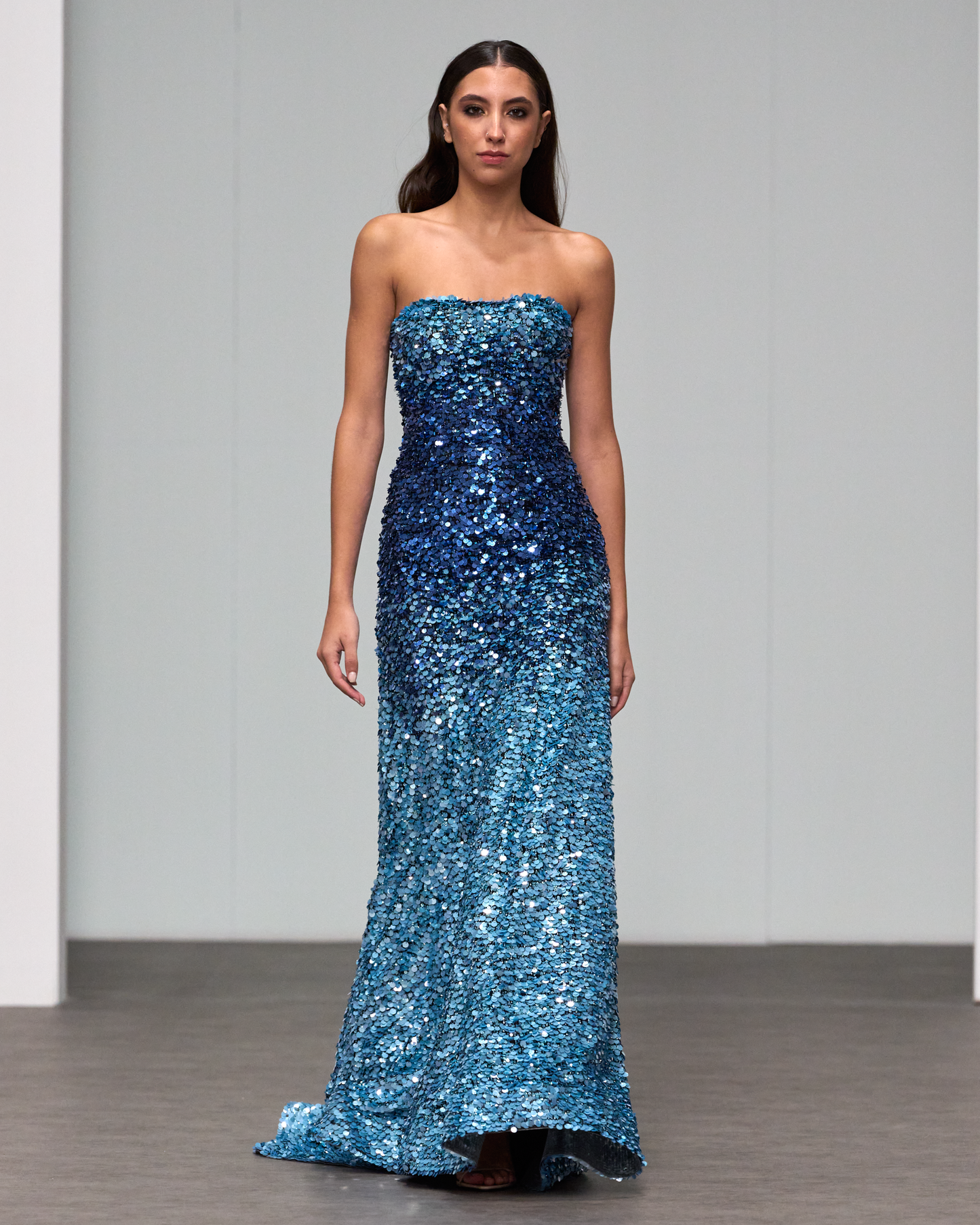 Strapless maxi dress with sequins in shades of blue - I-HJ 113