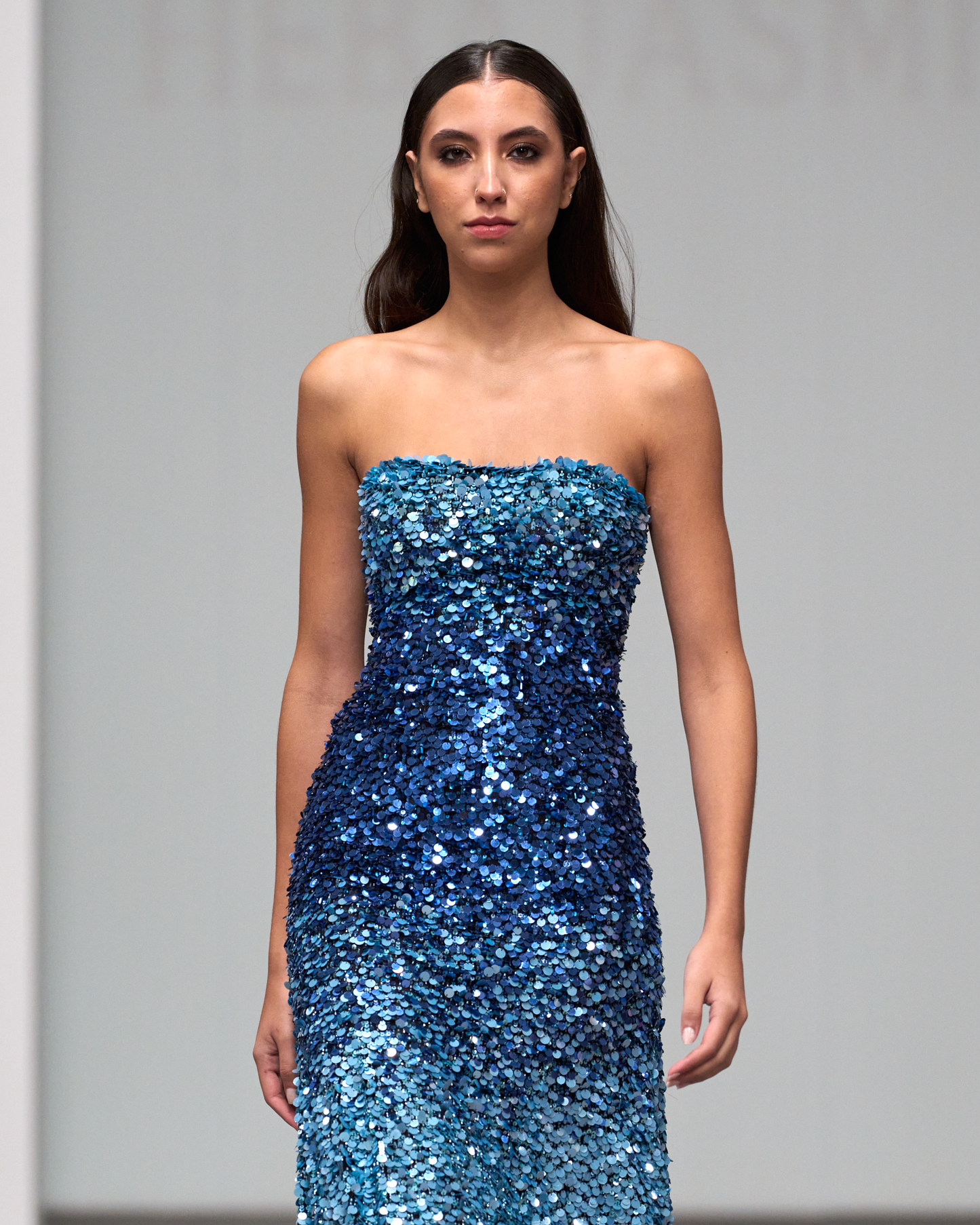 Strapless maxi dress with sequins in shades of blue - I-HJ 113