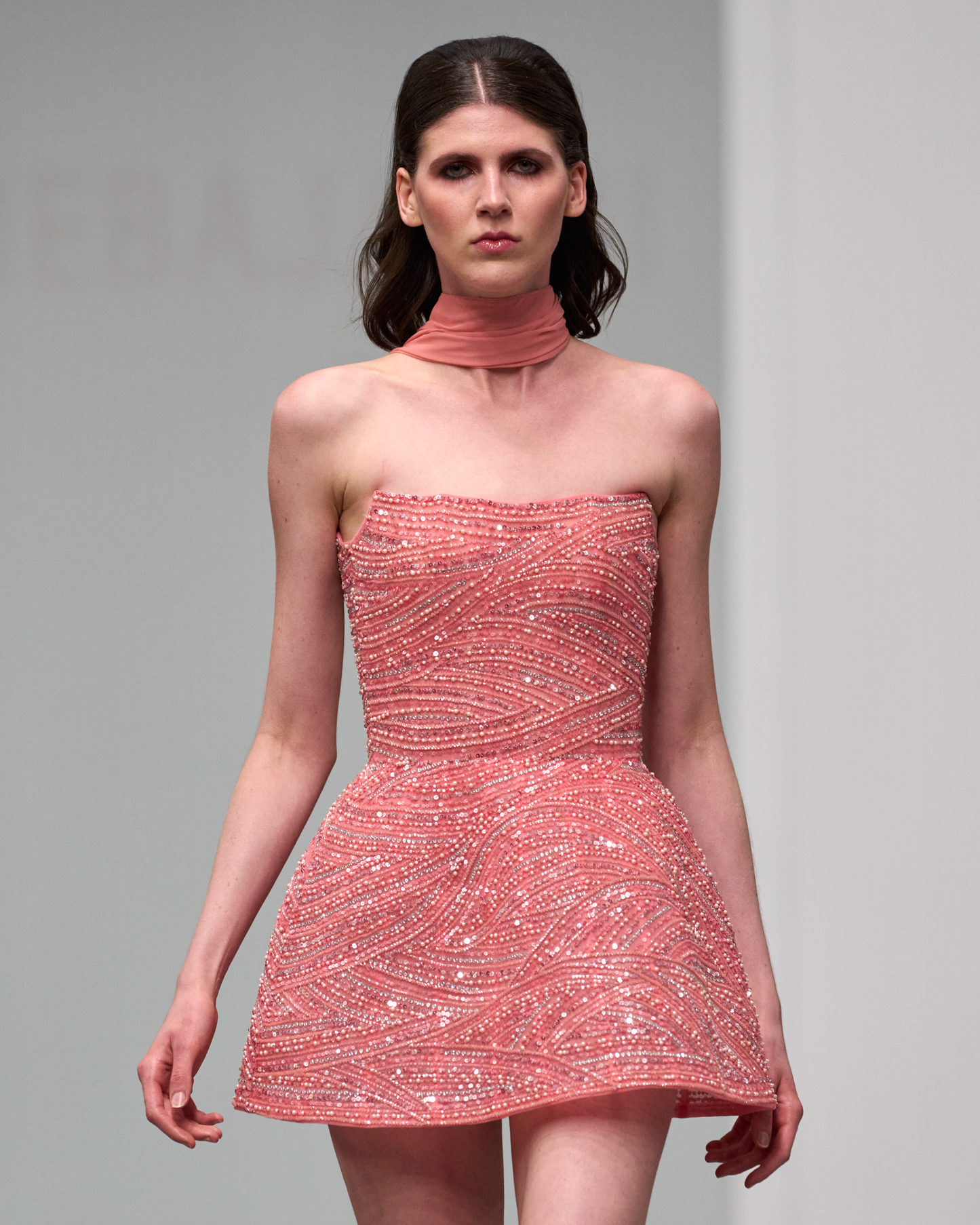 Mini structed hand-beaded dress with a silk shawl - HJ 117